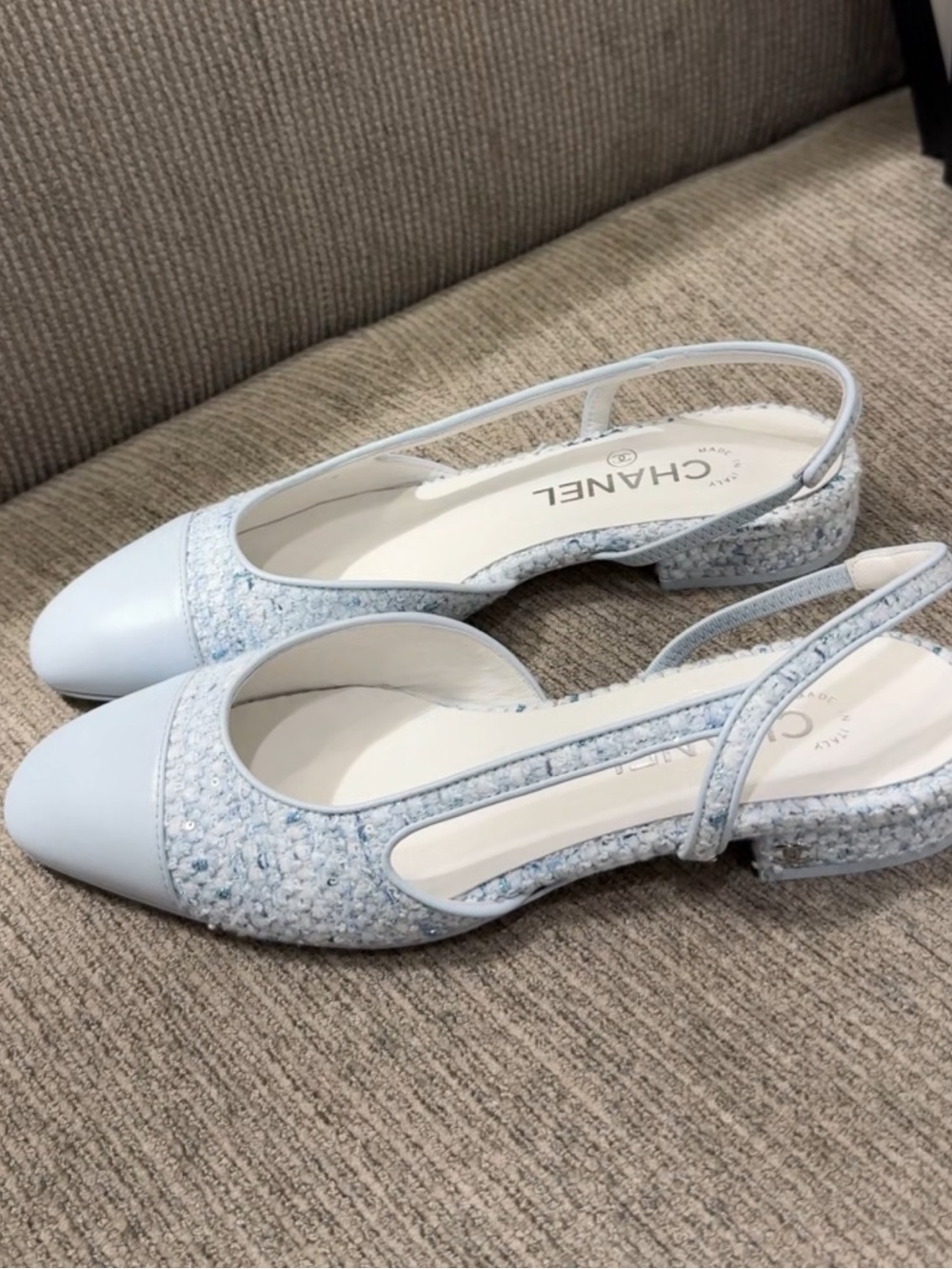 CHANEL Light Blue Tweed Slingback Flats with Leather Cap Toe - Picture 4 of 5